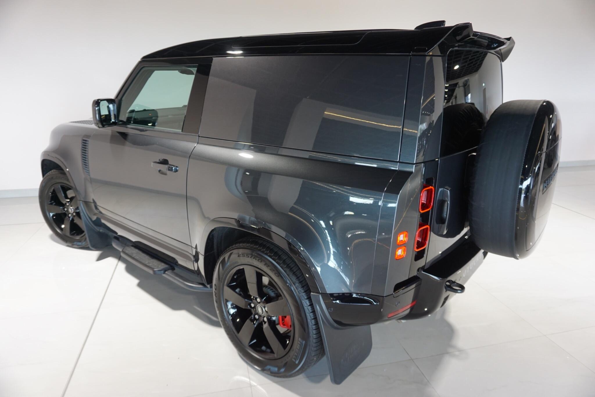 Land Rover Defender 90 3.0 D300 MHEV X-Dynamic HSE Hard Top SUV 3dr Diesel Auto 4WD SWB Euro 6 (s/s) (300 ps)